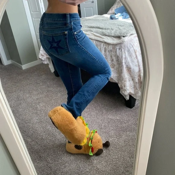 Stylish Blue Jeans with Star Detail (Dvd jeans) - Picture 2 of 3